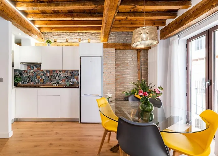 Wekey Homes Granada, Mesones Central Suites